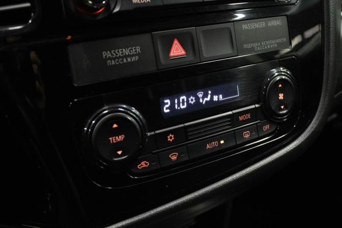 Mitsubishi Outlander III Рестайлинг 2 с пробегом 2018 года, цена 2 399 000 рублей, 85513 км, внедорожник, Автокод Объявления