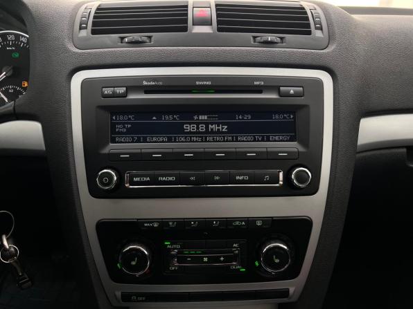 Skoda Octavia II (A5) Рестайлинг с пробегом 2011 года, цена 994 000 рублей, 183444 км, лифтбек, Автокод Объявления