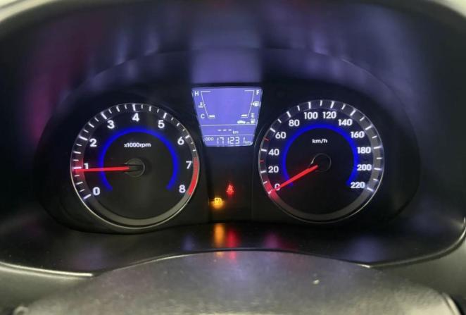 Hyundai Solaris I с пробегом 2012 года, цена 830 000 рублей, 171232 км, седан, Автокод Объявления
