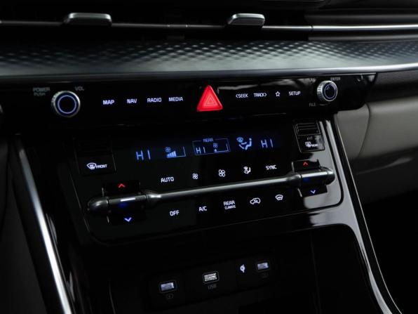 Kia Carnival IV с пробегом 2023 года, цена 4 835 046 рублей, 39743 км, минивэн, Автокод Объявления