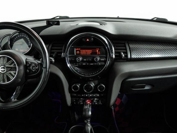 Mini Hatch III (F55/F56) с пробегом 2015 года, цена 2 099 700 рублей, 70568 км, хэтчбек, Автокод Объявления