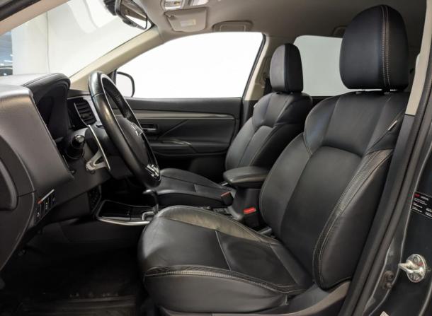 Mitsubishi Outlander III Рестайлинг 3 с пробегом 2019 года, цена 2 350 000 рублей, 151000 км, внедорожник, Автокод Объявления
