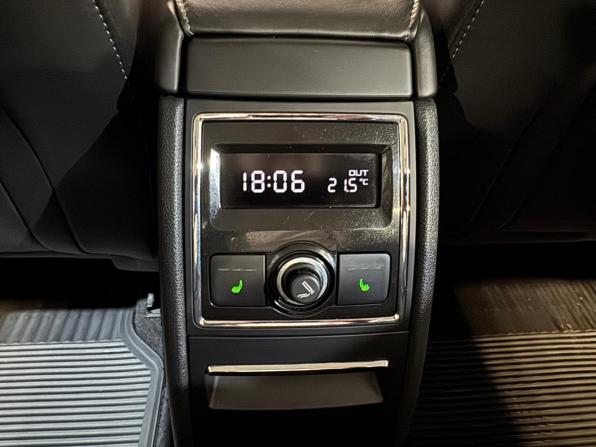 Skoda Superb II Рестайлинг с пробегом 2013 года, цена 949 000 рублей, 307000 км, лифтбек, Автокод Объявления
