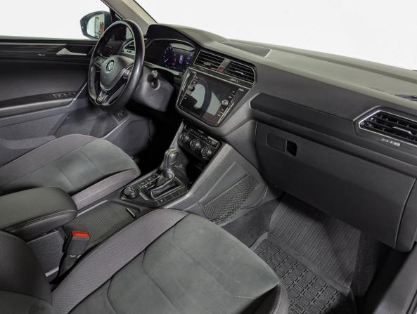 Volkswagen Tiguan II с пробегом 2017 года, цена 2 115 500 рублей, 225000 км, внедорожник, Автокод Объявления