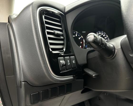 Mitsubishi Outlander III Рестайлинг 2 с пробегом 2017 года, цена 1 995 000 рублей, 109215 км, внедорожник, Автокод Объявления