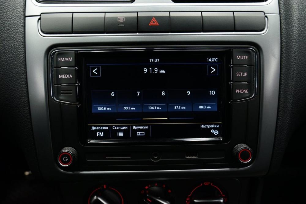 Volkswagen Polo V Рестайлинг Крым  - изображение 19