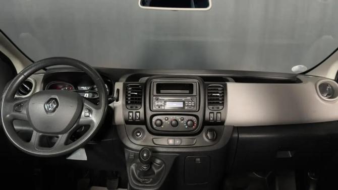 Renault Trafic III с пробегом 2017 года, цена 2 000 000 рублей, 205010 км, минивэн, Автокод Объявления