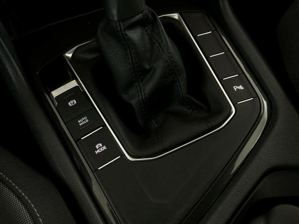 Volkswagen Tiguan II Рестайлинг с пробегом 2021 года, цена 2 920 000 рублей, 36448 км, внедорожник, Автокод Объявления