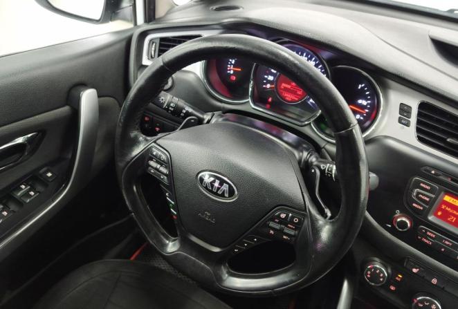 Kia Ceed II с пробегом 2013 года, цена 1 069 000 рублей, 134820 км, универсал, Автокод Объявления