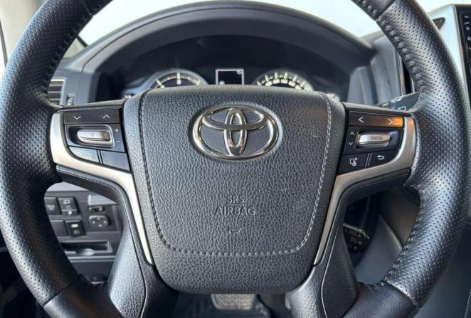 Toyota Land Cruiser 200 Series Рестайлинг 2 с пробегом 2018 года, цена 6 300 000 рублей, 212365 км, внедорожник, Автокод Объявления