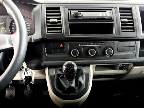 Volkswagen Transporter T6 с пробегом 2017 года, цена 2 490 000 рублей, 112875 км, фургон, Автокод Объявления