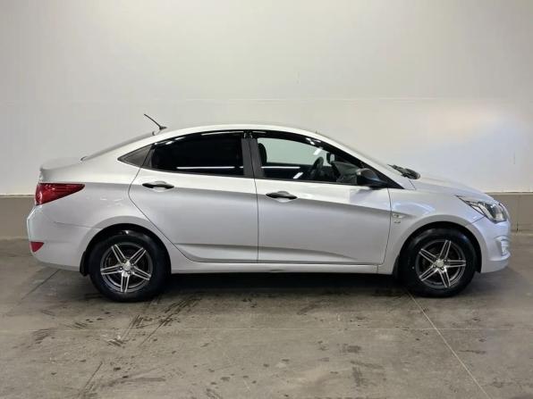 Hyundai Solaris I Рестайлинг с пробегом 2015 года, цена 929 000 рублей, 130000 км, седан, Автокод Объявления