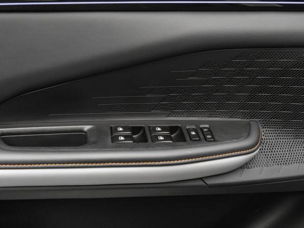 Changan UNI-V I с пробегом 2024 года, цена 2 450 000 рублей, 24251 км, лифтбек, Автокод Объявления