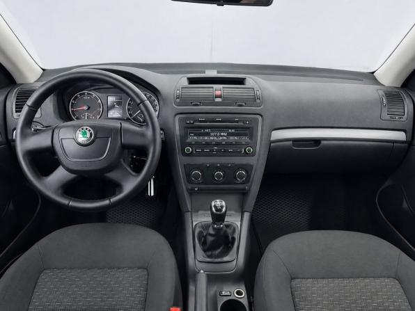 Skoda Octavia II (A5) Рестайлинг с пробегом 2012 года, цена 1 099 000 рублей, 155205 км, лифтбек, Автокод Объявления