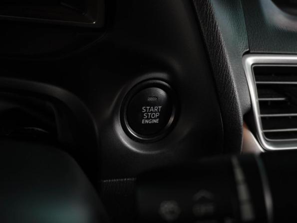 Mazda 3 III (BM) Рестайлинг с пробегом 2018 года, цена 1 909 000 рублей, 57123 км, седан, Автокод Объявления