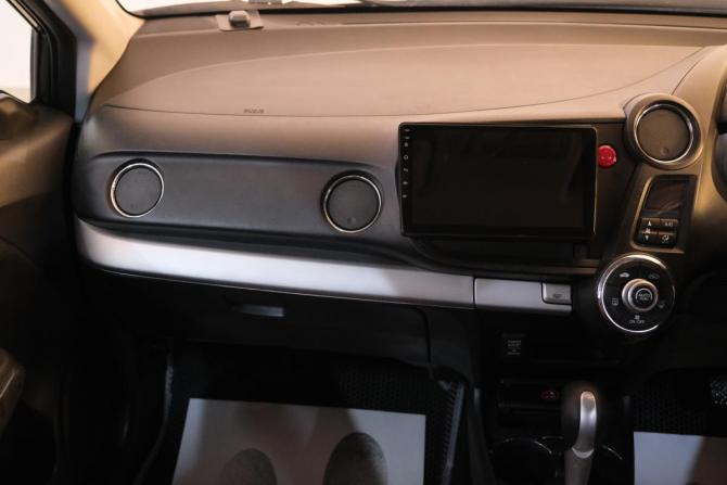 Honda Insight II Рестайлинг с пробегом 2012 года, цена 979 000 рублей, 195000 км, хэтчбек, Автокод Объявления