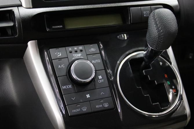 Toyota Wish II с пробегом 2012 года, цена 1 245 350 рублей, 246686 км, минивэн, Автокод Объявления