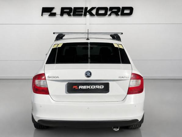Skoda Rapid I с пробегом 2015 года, цена 679 000 рублей, 318693 км, лифтбек, Автокод Объявления