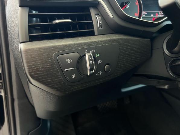 Audi A4 V (B9) с пробегом 2018 года, цена 2 329 000 рублей, 95000 км, седан, Автокод Объявления