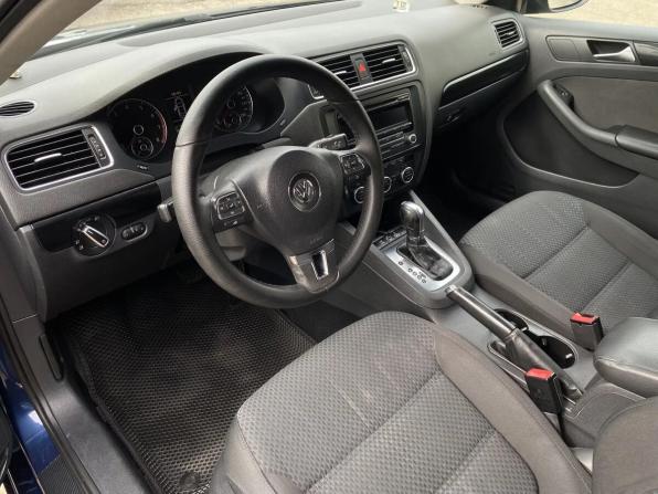 Volkswagen Jetta VI с пробегом 2012 года, цена 717 000 рублей, 303363 км, седан, Автокод Объявления