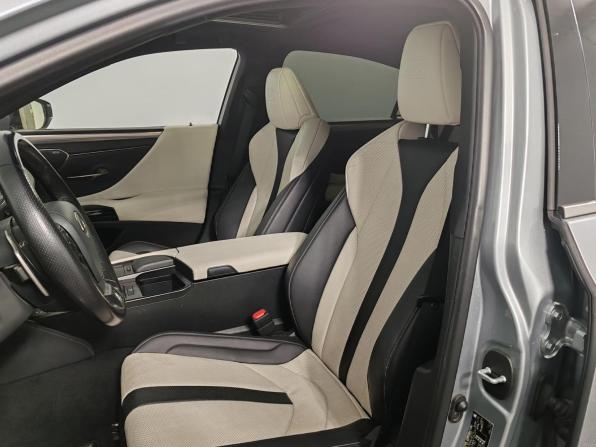 Lexus ES VII Рестайлинг с пробегом 2021 года, цена 4 329 000 рублей, 70321 км, седан, Автокод Объявления