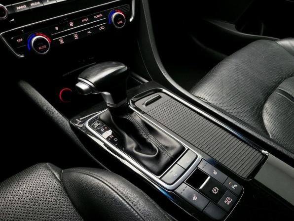 Kia Optima IV с пробегом 2018 года, цена 1 727 000 рублей, 124852 км, седан, Автокод Объявления