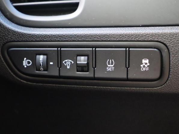 Kia Rio IV с пробегом 2019 года, цена 1 590 000 рублей, 62097 км, хэтчбек, Автокод Объявления