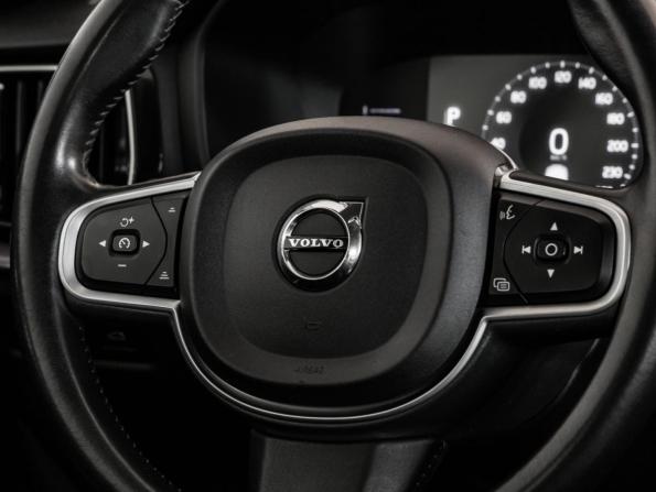 Volvo V60 II с пробегом 2018 года, цена 2 299 000 рублей, 191000 км, универсал, Автокод Объявления