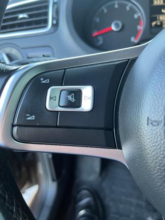 Volkswagen Polo V Рестайлинг с пробегом 2019 года, цена 1 390 000 рублей, 116500 км, седан, Автокод Объявления