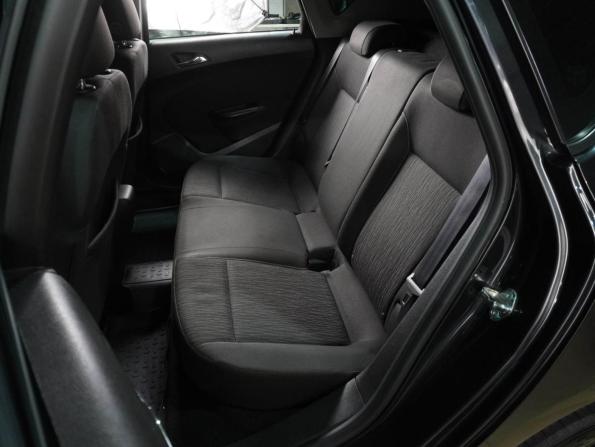 Opel Astra J Рестайлинг с пробегом 2014 года, цена 849 000 рублей, 138223 км, хэтчбек, Автокод Объявления