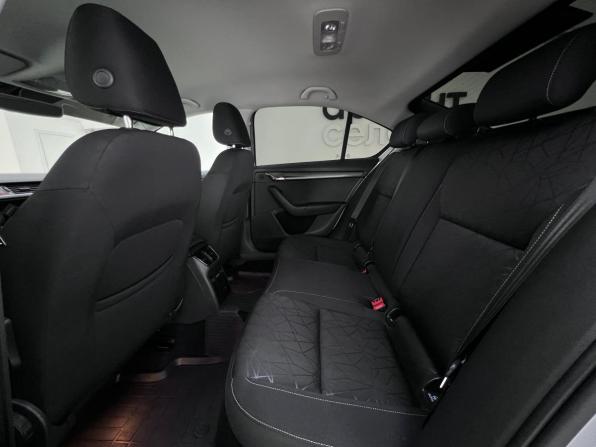 Skoda Octavia III (A7) Рестайлинг с пробегом 2020 года, цена 2 430 000 рублей, 39825 км, лифтбек, Автокод Объявления