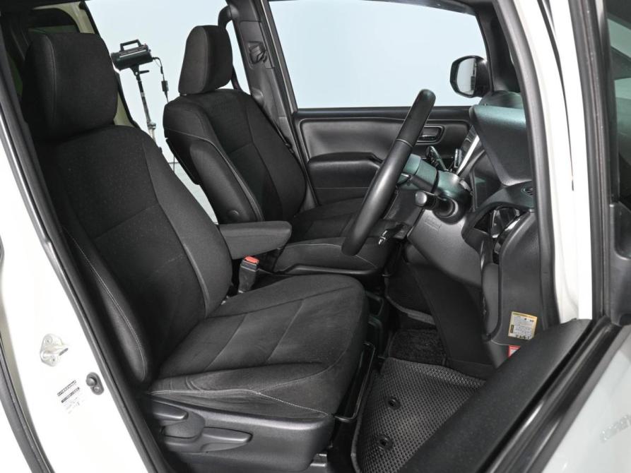 Toyota Noah III (R80) Рестайлинг Ростов-на-Дону  - изображение 11