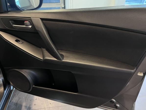 Mazda 3 II (BL) Рестайлинг с пробегом 2012 года, цена 965 000 рублей, 139787 км, хэтчбек, Автокод Объявления