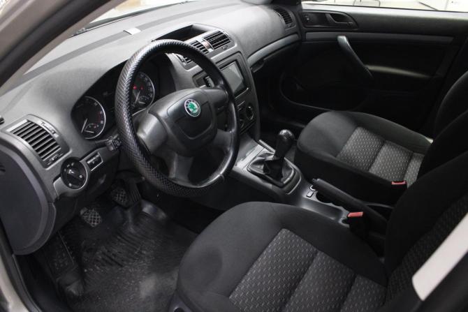 Skoda Octavia II (A5) Рестайлинг с пробегом 2012 года, цена 498 000 рублей, 233795 км, лифтбек, Автокод Объявления