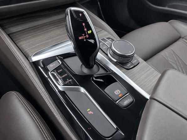 BMW 5 серии VII (G30/G31/G38) с пробегом 2019 года, цена 3 299 000 рублей, 293858 км, седан, Автокод Объявления