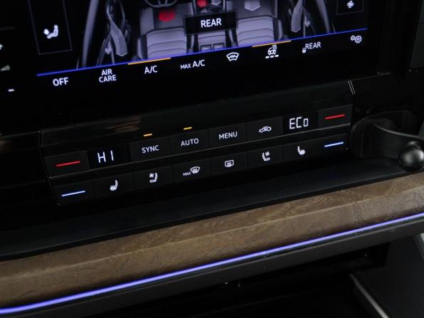 Volkswagen Touareg III с пробегом 2019 года, цена 4 246 900 рублей, 169765 км, внедорожник, Автокод Объявления