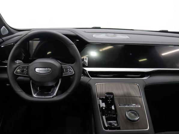 Geely Monjaro I Рестайлинг с пробегом 2025 года, цена 4 025 000 рублей, 36 км, внедорожник, Автокод Объявления