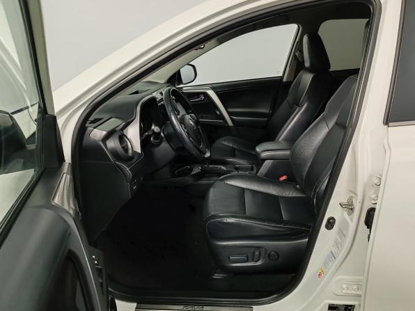 Toyota RAV4 IV (XA40) Рестайлинг с пробегом 2018 года, цена 2 125 000 рублей, 205780 км, внедорожник, Автокод Объявления
