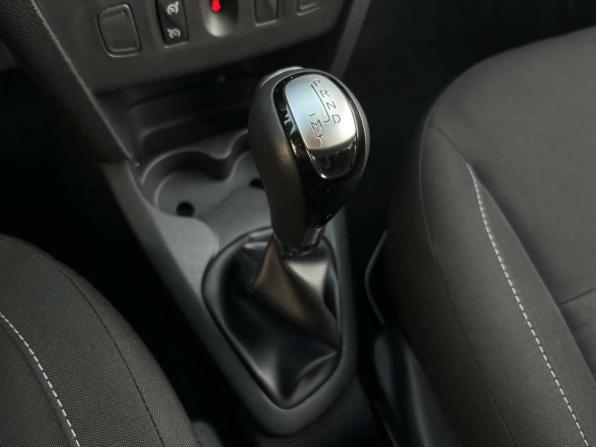 Renault Sandero II с пробегом 2018 года, цена 1 049 000 рублей, 147499 км, хэтчбек, Автокод Объявления