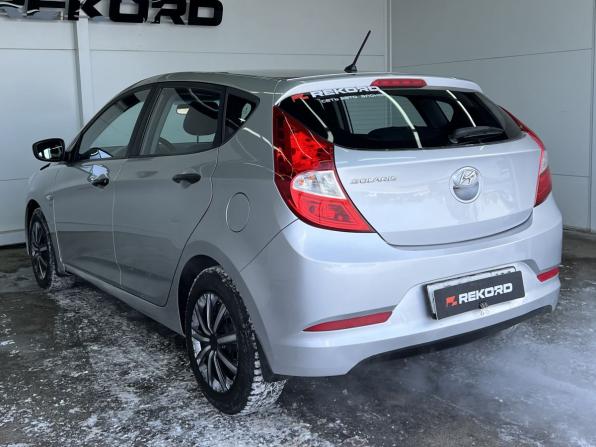 Hyundai Solaris I Рестайлинг с пробегом 2016 года, цена 899 000 рублей, 125000 км, хэтчбек, Автокод Объявления