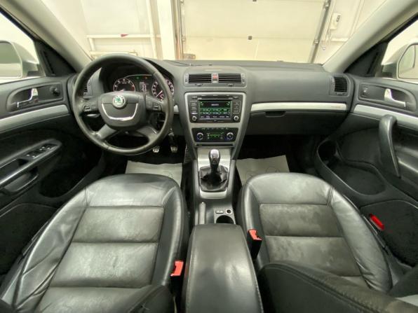 Skoda Octavia II (A5) Рестайлинг с пробегом 2012 года, цена 970 000 рублей, 400720 км, универсал, Автокод Объявления