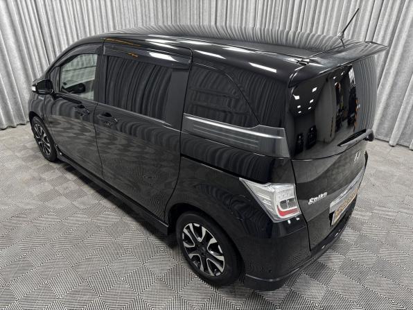 Honda Freed I Рестайлинг с пробегом 2012 года, цена 1 270 000 рублей, 207009 км, компактвэн, Автокод Объявления
