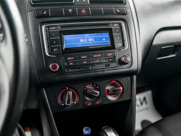 Volkswagen Polo V с пробегом 2014 года, цена 925 000 рублей, 120000 км, седан, Автокод Объявления