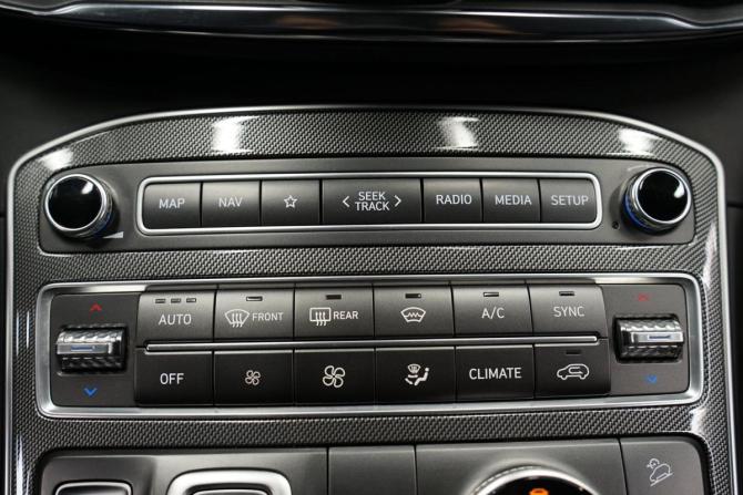 Hyundai Santa Fe IV Рестайлинг с пробегом 2022 года, цена 4 390 000 рублей, 67000 км, внедорожник, Автокод Объявления