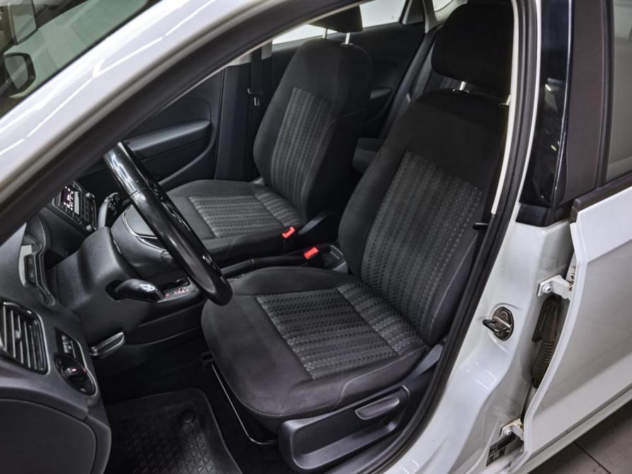 Volkswagen Polo V Рестайлинг Челябинск  - изображение 13