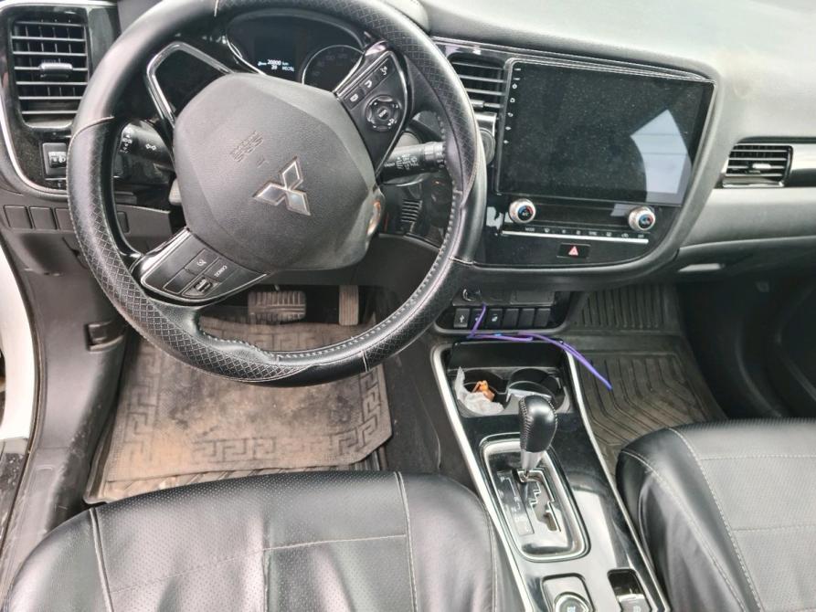 Mitsubishi Outlander III Рестайлинг 3 Пермь  - изображение 6