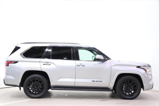 Toyota Sequoia III с пробегом 2023 года, цена 9 150 000 рублей, 60289 км, внедорожник, Автокод Объявления