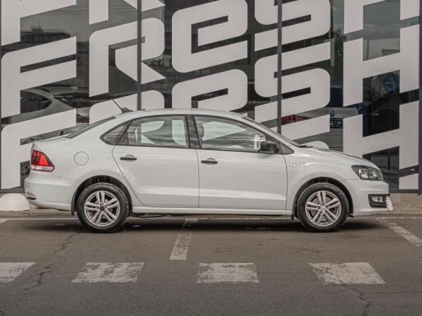 Volkswagen Polo V Рестайлинг с пробегом 2017 года, цена 1 340 000 рублей, 107640 км, седан, Автокод Объявления