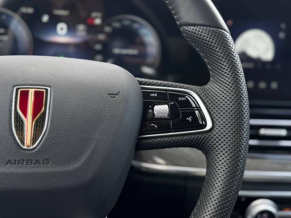 Hongqi HS5 I Рестайлинг с пробегом 2024 года, цена 3 579 000 рублей, 3270 км, внедорожник, Автокод Объявления