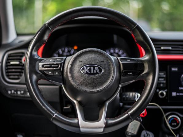 Kia Rio IV Рестайлинг с пробегом 2021 года, цена 1 670 000 рублей, 80541 км, хэтчбек, Автокод Объявления